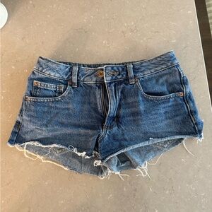 Garage low waisted Distressed Jean Shorts